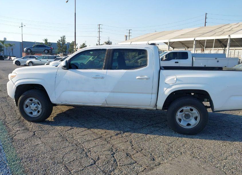Photo 14 of 2019 Toyota Tacoma SR V6 (VIN 3TMCZ5AN8KM272130)