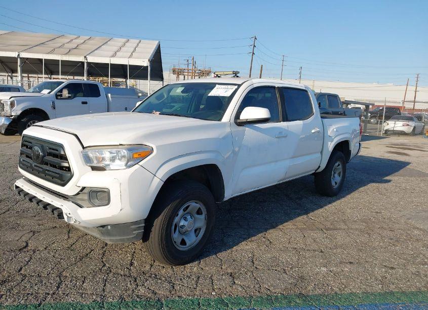 Photo 2 of 2019 Toyota Tacoma SR V6 (VIN 3TMCZ5AN8KM272130)