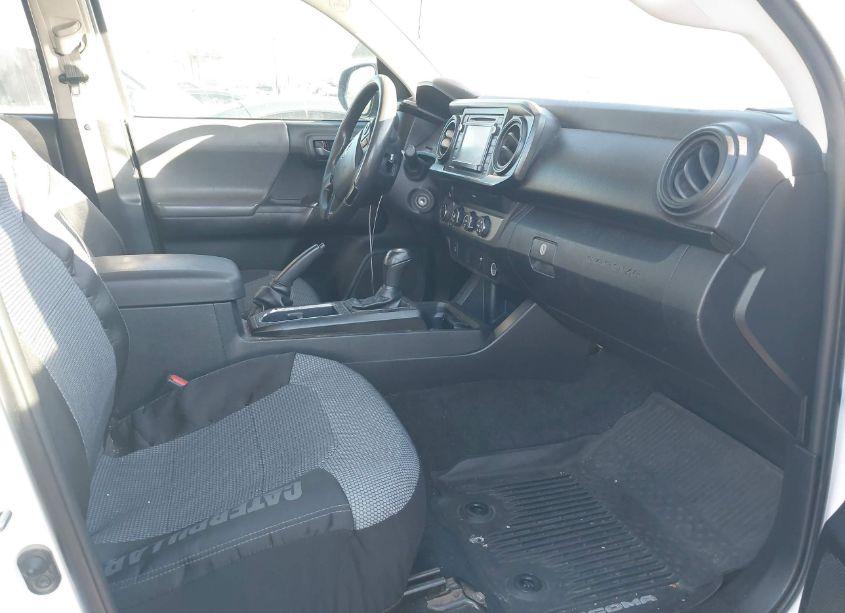 Photo 5 of 2019 Toyota Tacoma SR V6 (VIN 3TMCZ5AN8KM272130)