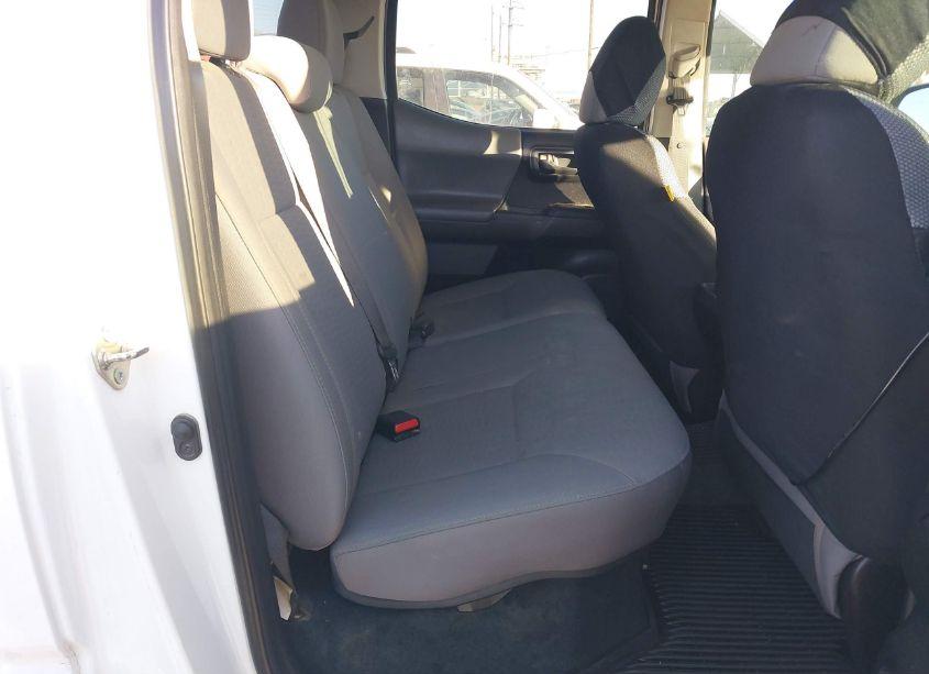 Photo 8 of 2019 Toyota Tacoma SR V6 (VIN 3TMCZ5AN8KM272130)