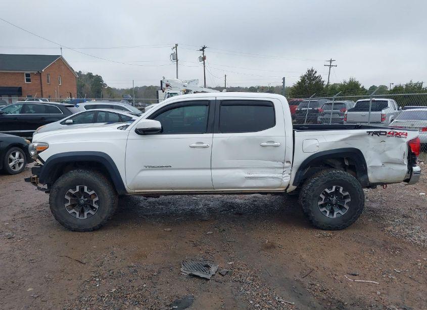 Photo 15 of 2019 Toyota Tacoma TRD OFF ROAD (VIN 3TMCZ5AN8KM273147)