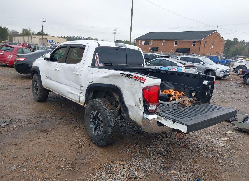 Photo 3 of 2019 Toyota Tacoma TRD OFF ROAD (VIN 3TMCZ5AN8KM273147)