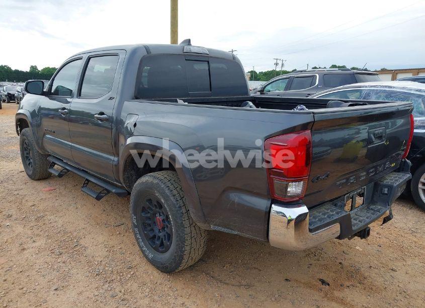 Photo 3 of 2020 Toyota Tacoma SR5 V6 (VIN 3TMCZ5AN8LM297983)