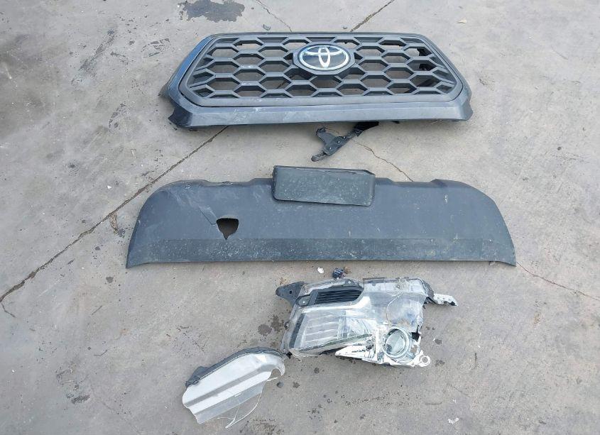 Photo 12 of 2020 Toyota Tacoma TRD OFF-ROAD (VIN 3TMCZ5AN8LM343067)