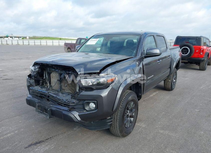 Photo 2 of 2022 Toyota Tacoma SR5 V6 (VIN 3TMCZ5AN8NM498933)
