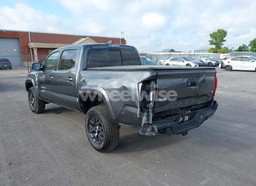 Photo 3 of 2022 Toyota Tacoma SR5 V6 (VIN 3TMCZ5AN8NM498933)