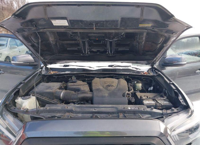 Photo 10 of 2016 Toyota Tacoma TRD SPORT (VIN 3TMCZ5AN9GM010916)