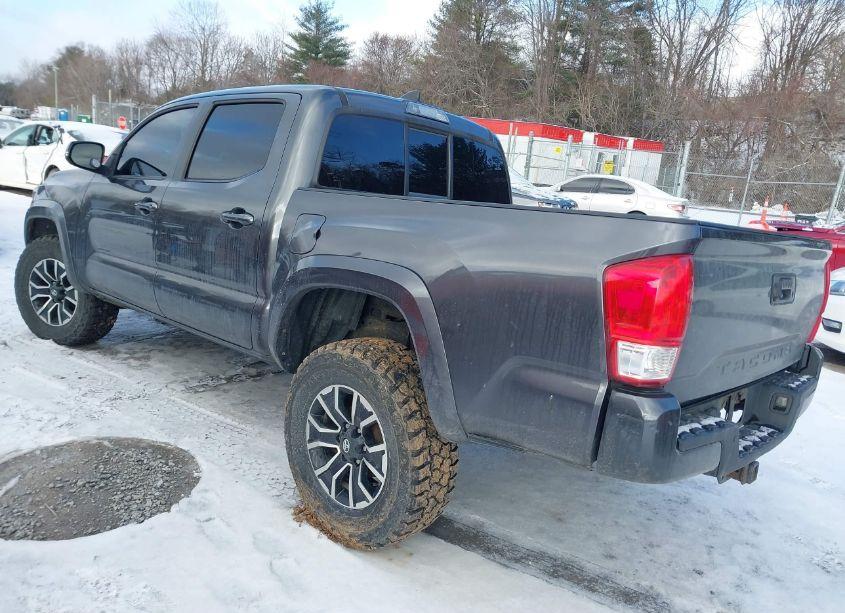 Photo 3 of 2016 Toyota Tacoma TRD SPORT (VIN 3TMCZ5AN9GM010916)