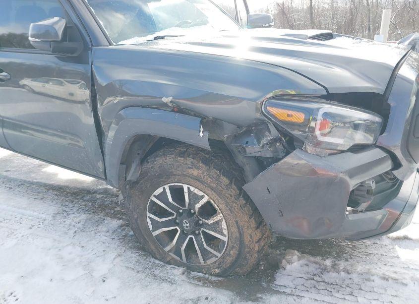 Photo 6 of 2016 Toyota Tacoma TRD SPORT (VIN 3TMCZ5AN9GM010916)