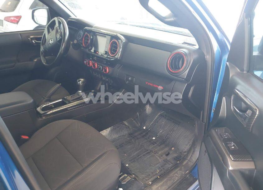 Photo 5 of 2016 Toyota Tacoma TRD SPORT (VIN 3TMCZ5AN9GM022483)