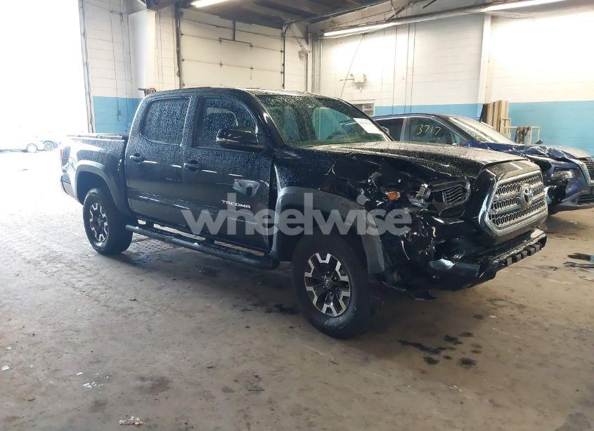 2017 Toyota Tacoma TRD OFF ROAD (VIN 3TMCZ5AN9HM047529) main photo