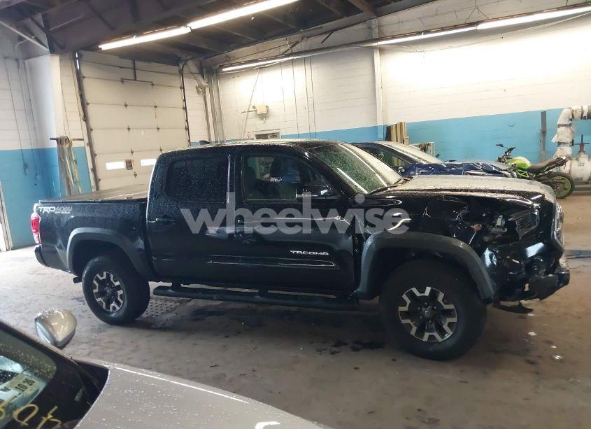 Photo 13 of 2017 Toyota Tacoma TRD OFF ROAD (VIN 3TMCZ5AN9HM047529)