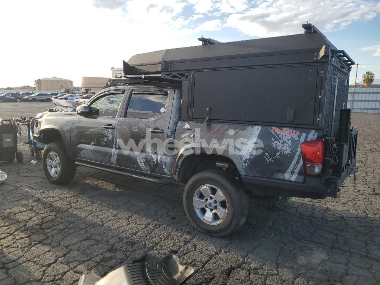 Photo 2 of 2017 TOYOTA TACOMA DOUBLE CAB (VIN 3TMCZ5AN9HM047773)