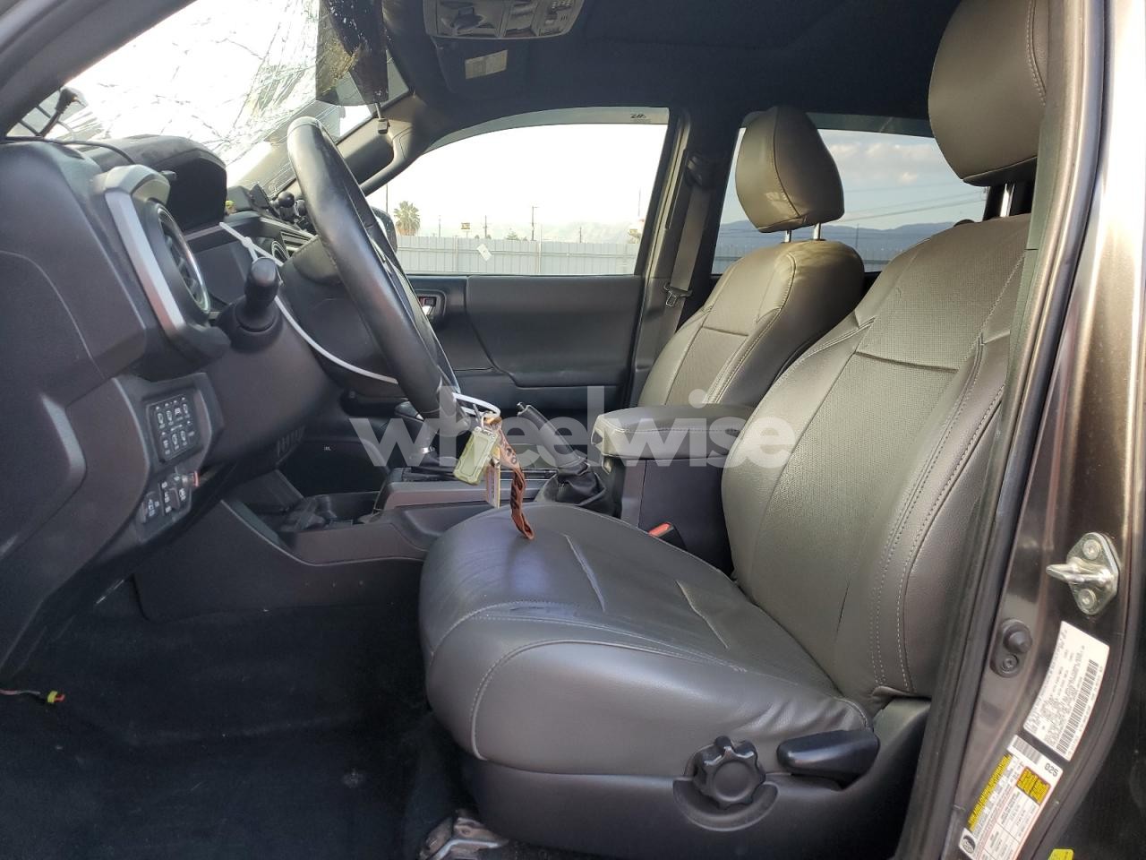 Photo 7 of 2017 TOYOTA TACOMA DOUBLE CAB (VIN 3TMCZ5AN9HM047773)