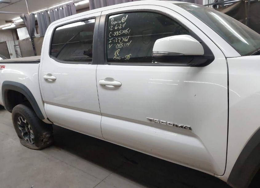 Photo 13 of 2017 Toyota Tacoma TRD OFF ROAD (VIN 3TMCZ5AN9HM055114)