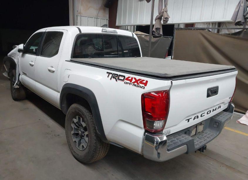 Photo 3 of 2017 Toyota Tacoma TRD OFF ROAD (VIN 3TMCZ5AN9HM055114)