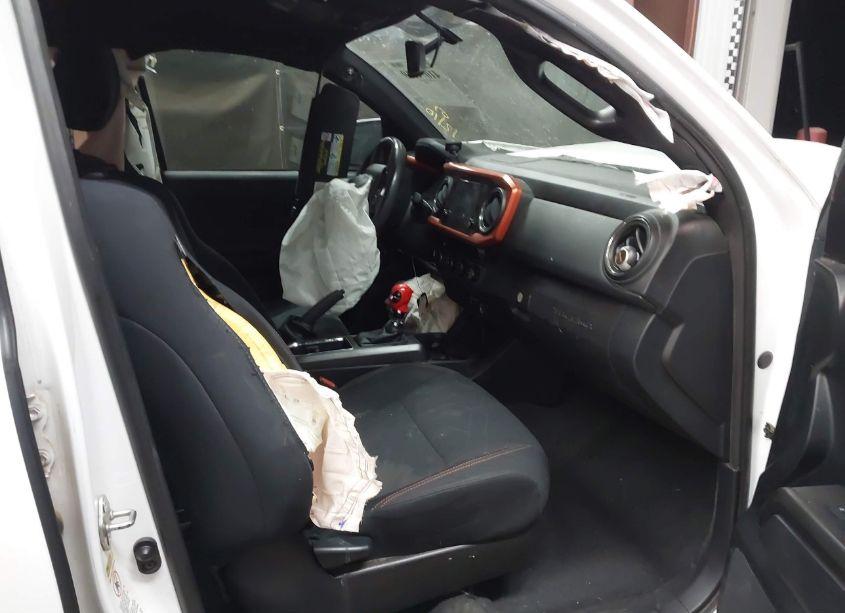 Photo 5 of 2017 Toyota Tacoma TRD OFF ROAD (VIN 3TMCZ5AN9HM055114)