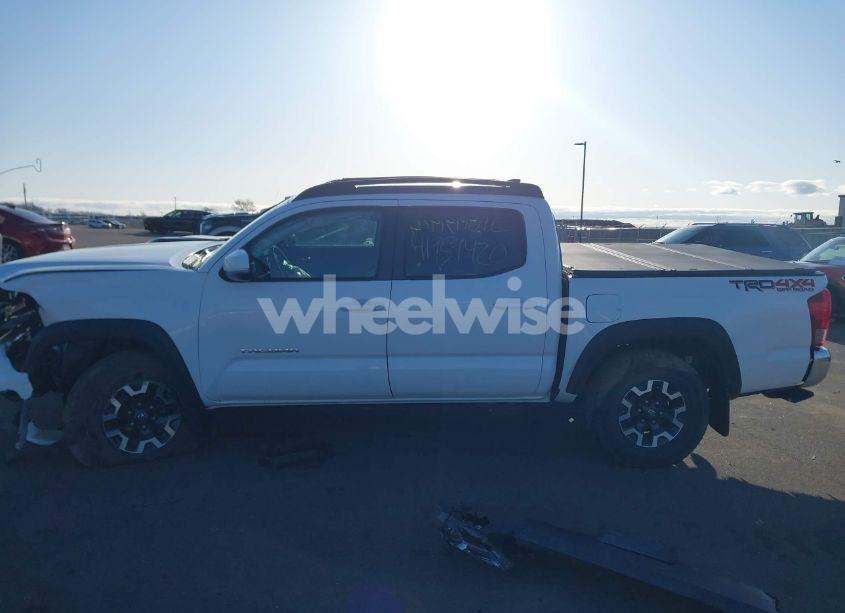 Photo 14 of 2017 Toyota Tacoma TRD OFF ROAD (VIN 3TMCZ5AN9HM061737)