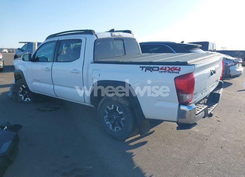 Photo 3 of 2017 Toyota Tacoma TRD OFF ROAD (VIN 3TMCZ5AN9HM061737)