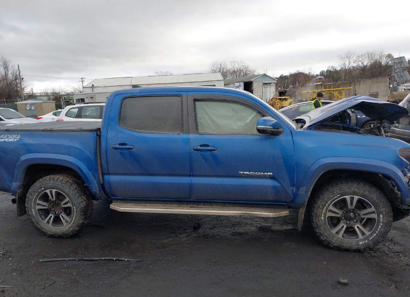 Photo 13 of 2017 Toyota Tacoma TRD SPORT (VIN 3TMCZ5AN9HM082135)