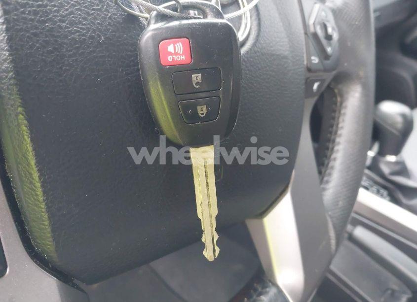 Photo 11 of 2017 Toyota Tacoma SR5 V6 (VIN 3TMCZ5AN9HM090459)