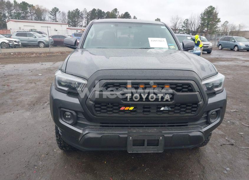 Photo 12 of 2017 Toyota Tacoma SR5 V6 (VIN 3TMCZ5AN9HM090459)