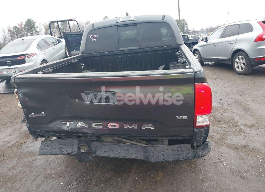 Photo 16 of 2017 Toyota Tacoma SR5 V6 (VIN 3TMCZ5AN9HM090459)