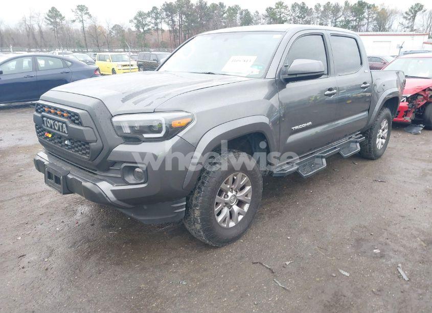 Photo 2 of 2017 Toyota Tacoma SR5 V6 (VIN 3TMCZ5AN9HM090459)