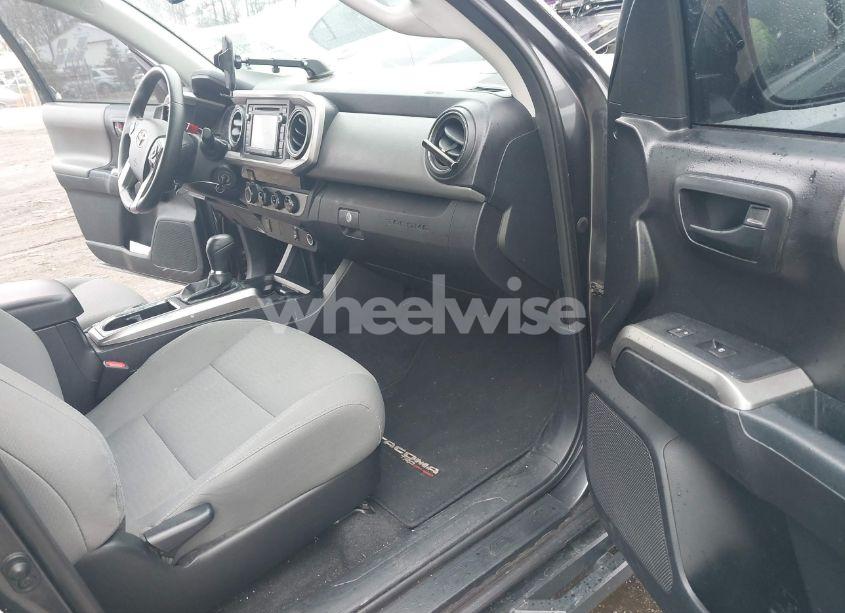 Photo 5 of 2017 Toyota Tacoma SR5 V6 (VIN 3TMCZ5AN9HM090459)