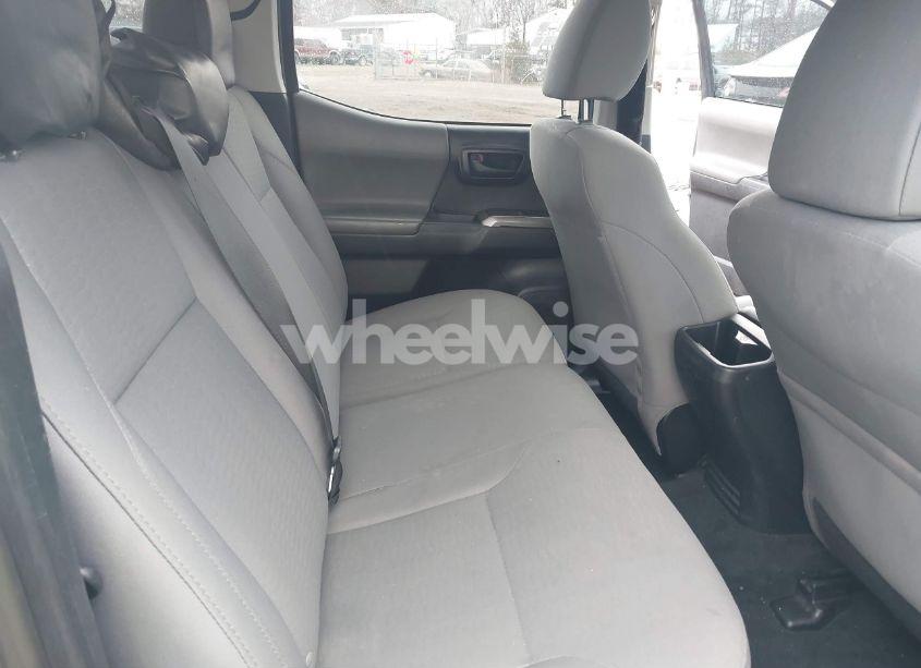 Photo 8 of 2017 Toyota Tacoma SR5 V6 (VIN 3TMCZ5AN9HM090459)