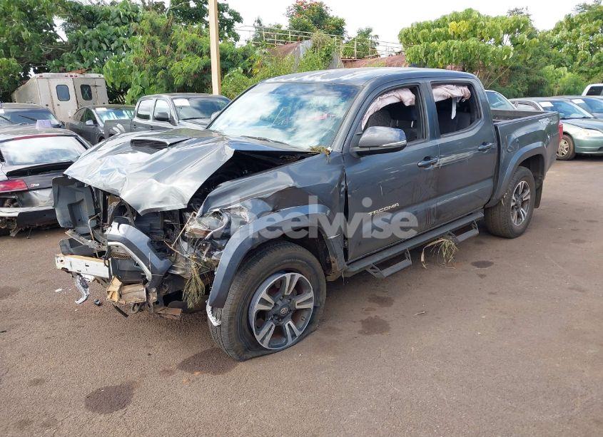 Photo 2 of 2017 Toyota Tacoma TRD SPORT (VIN 3TMCZ5AN9HM106627)