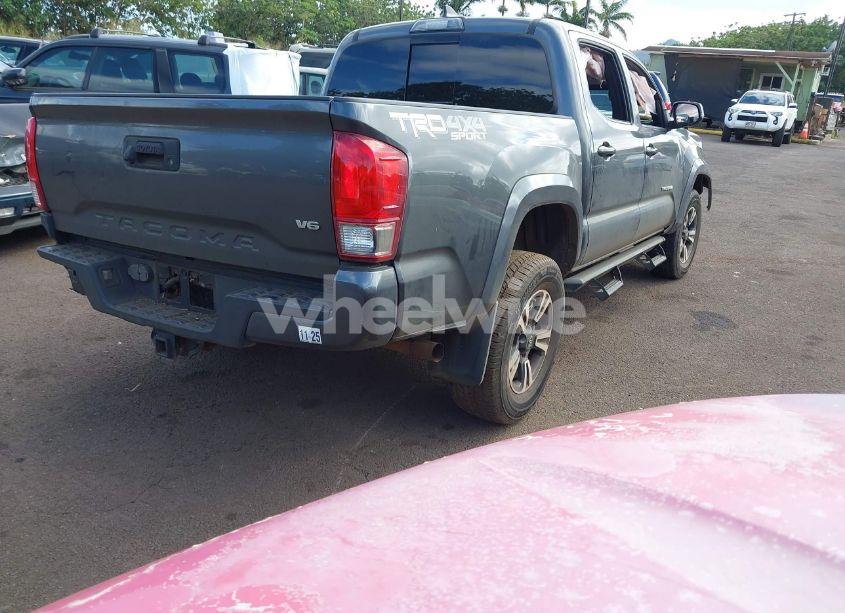 Photo 4 of 2017 Toyota Tacoma TRD SPORT (VIN 3TMCZ5AN9HM106627)