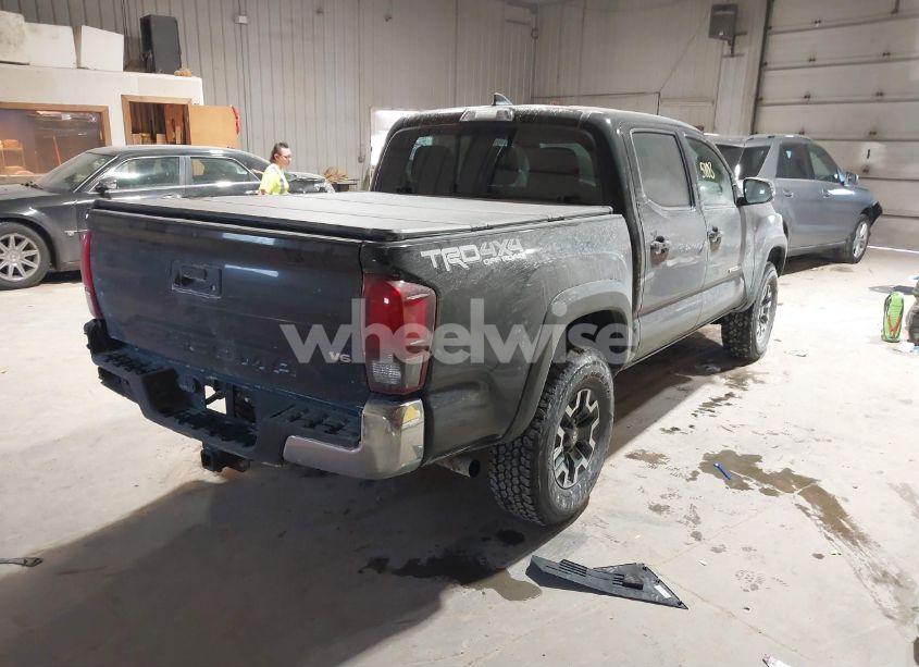Photo 4 of 2018 Toyota Tacoma TRD OFF ROAD (VIN 3TMCZ5AN9JM126432)