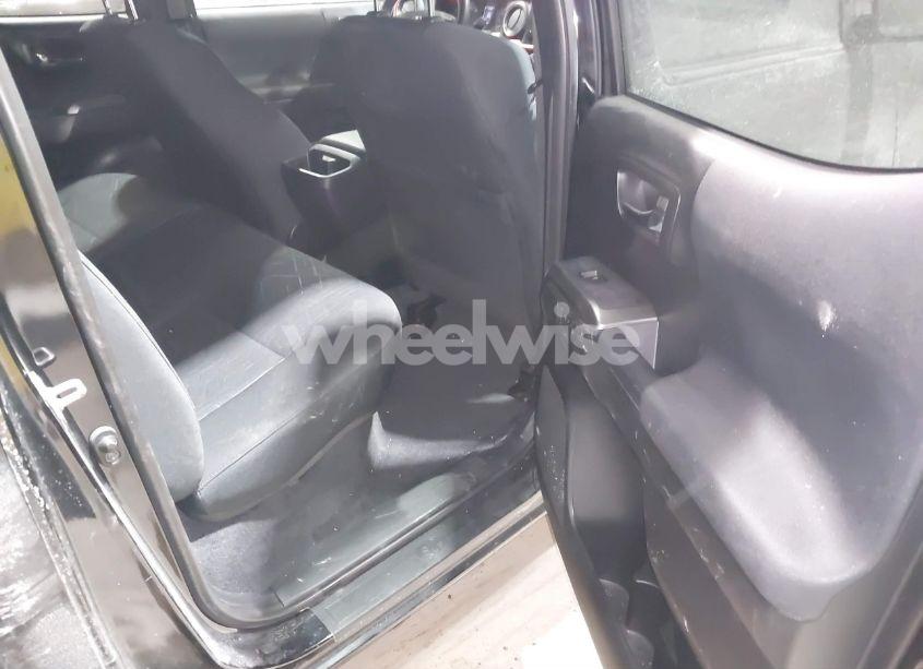 Photo 8 of 2018 Toyota Tacoma TRD OFF ROAD (VIN 3TMCZ5AN9JM126432)