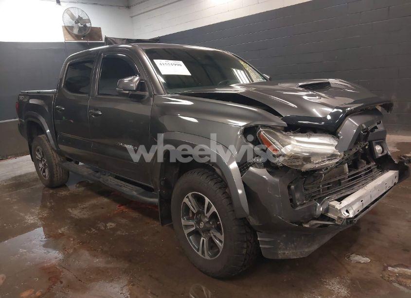 2018 Toyota Tacoma TRD SPORT (VIN 3TMCZ5AN9JM135891) main photo
