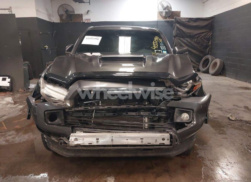 Photo 12 of 2018 Toyota Tacoma TRD SPORT (VIN 3TMCZ5AN9JM135891)