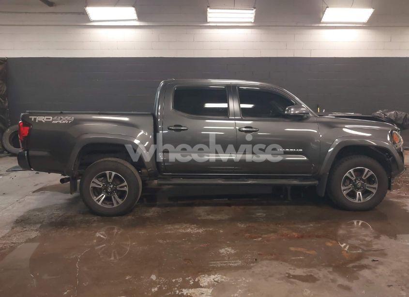 Photo 13 of 2018 Toyota Tacoma TRD SPORT (VIN 3TMCZ5AN9JM135891)