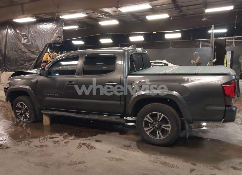 Photo 14 of 2018 Toyota Tacoma TRD SPORT (VIN 3TMCZ5AN9JM135891)
