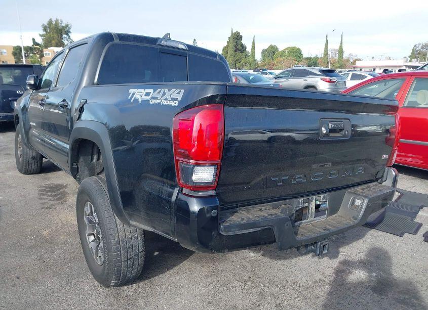 Photo 3 of 2019 Toyota Tacoma TRD OFF ROAD (VIN 3TMCZ5AN9KM193792)