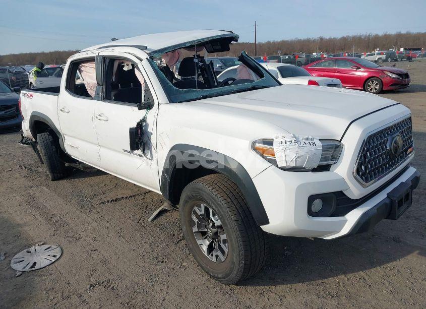 2019 Toyota Tacoma TRD SPORT (VIN 3TMCZ5AN9KM211188) main photo