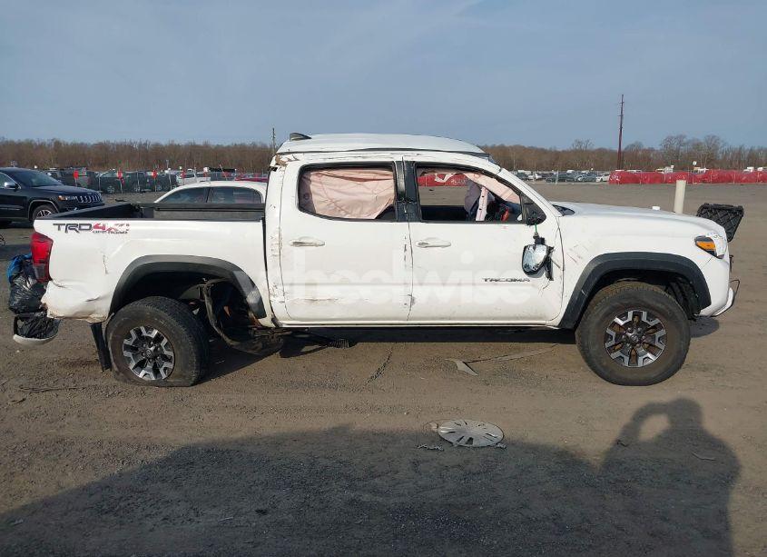 Photo 13 of 2019 Toyota Tacoma TRD SPORT (VIN 3TMCZ5AN9KM211188)