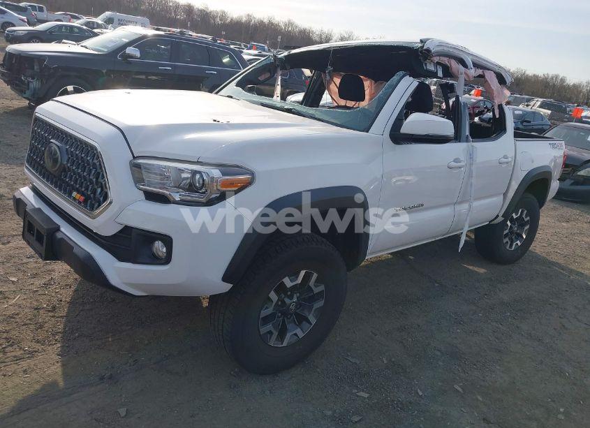 Photo 2 of 2019 Toyota Tacoma TRD SPORT (VIN 3TMCZ5AN9KM211188)