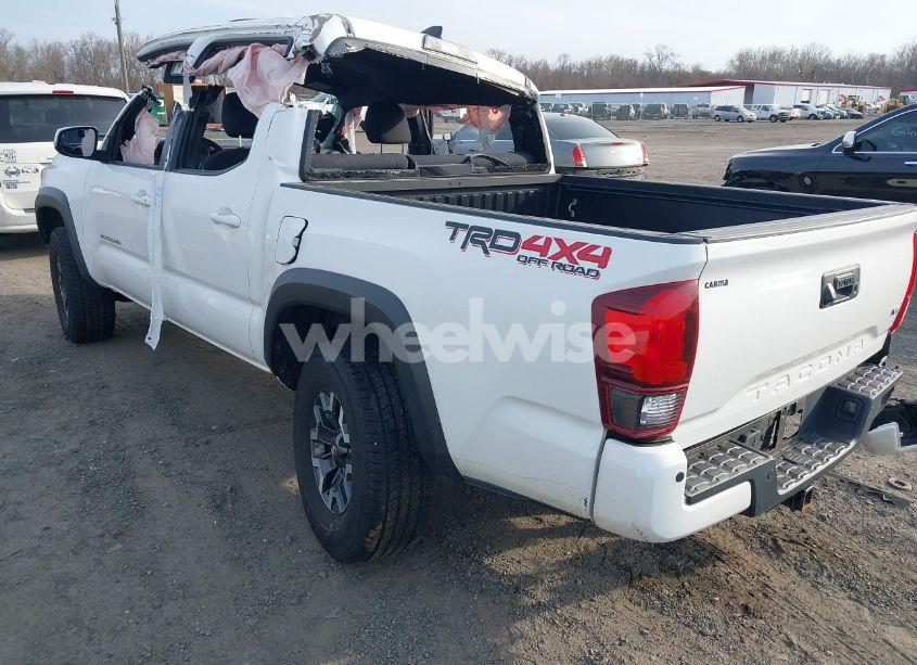 Photo 3 of 2019 Toyota Tacoma TRD SPORT (VIN 3TMCZ5AN9KM211188)