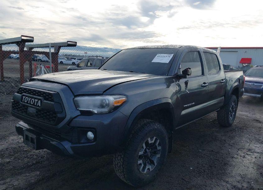Photo 2 of 2019 Toyota Tacoma TRD OFF ROAD (VIN 3TMCZ5AN9KM271326)