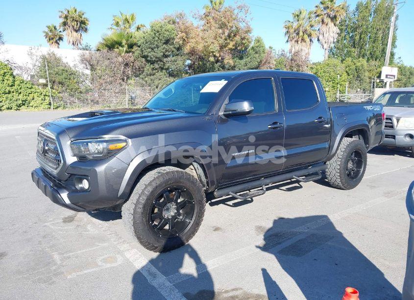 Photo 2 of 2020 Toyota Tacoma TRD SPORT (VIN 3TMCZ5AN9LM296826)