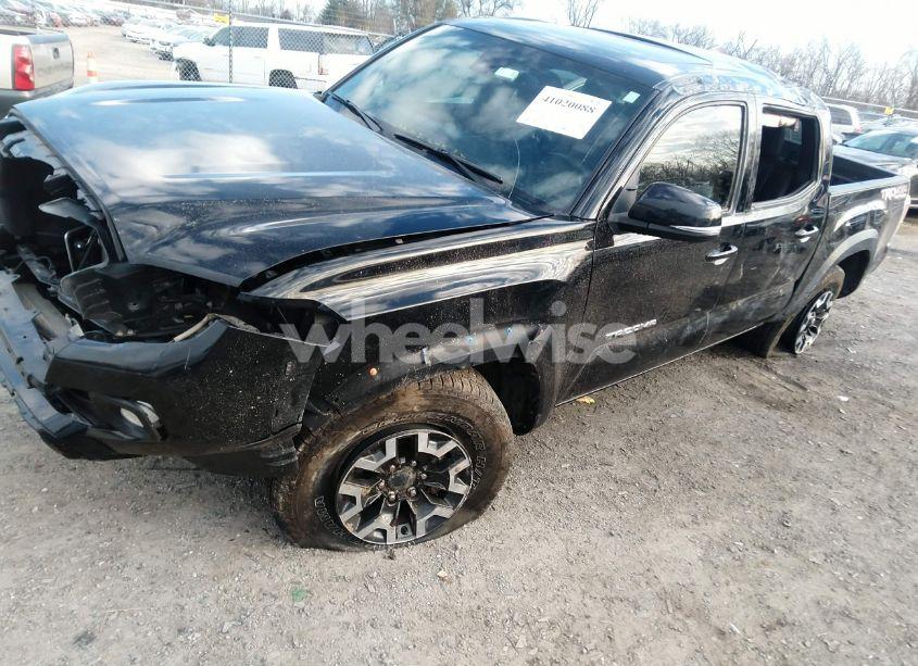 Photo 2 of 2020 Toyota Tacoma TRD OFF-ROAD (VIN 3TMCZ5AN9LM325094)