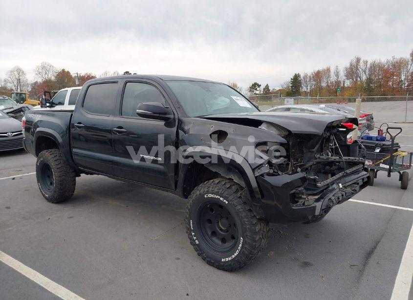 2022 Toyota Tacoma SR5 V6 (VIN 3TMCZ5AN9NM455492) main photo