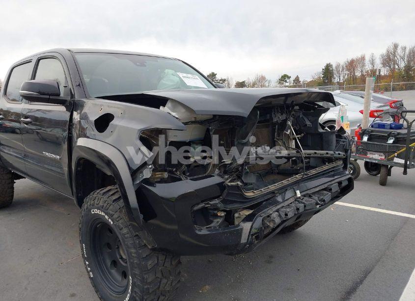 Photo 6 of 2022 Toyota Tacoma SR5 V6 (VIN 3TMCZ5AN9NM455492)