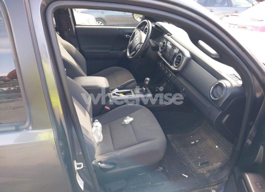 Photo 5 of 2016 Toyota Tacoma TRD SPORT (VIN 3TMCZ5ANXGM004705)