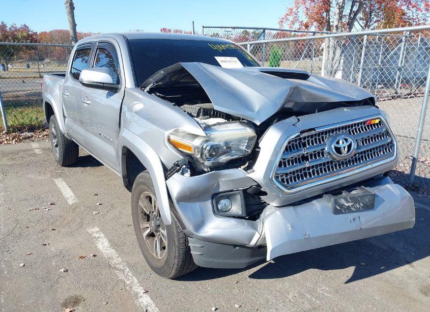 2016 Toyota Tacoma TRD SPORT (VIN 3TMCZ5ANXGM031337) main photo
